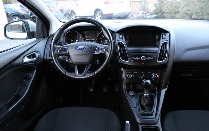 Ford Focus cena 35900 przebieg: 212158, rok produkcji 2016 z Olsztyn małe 407